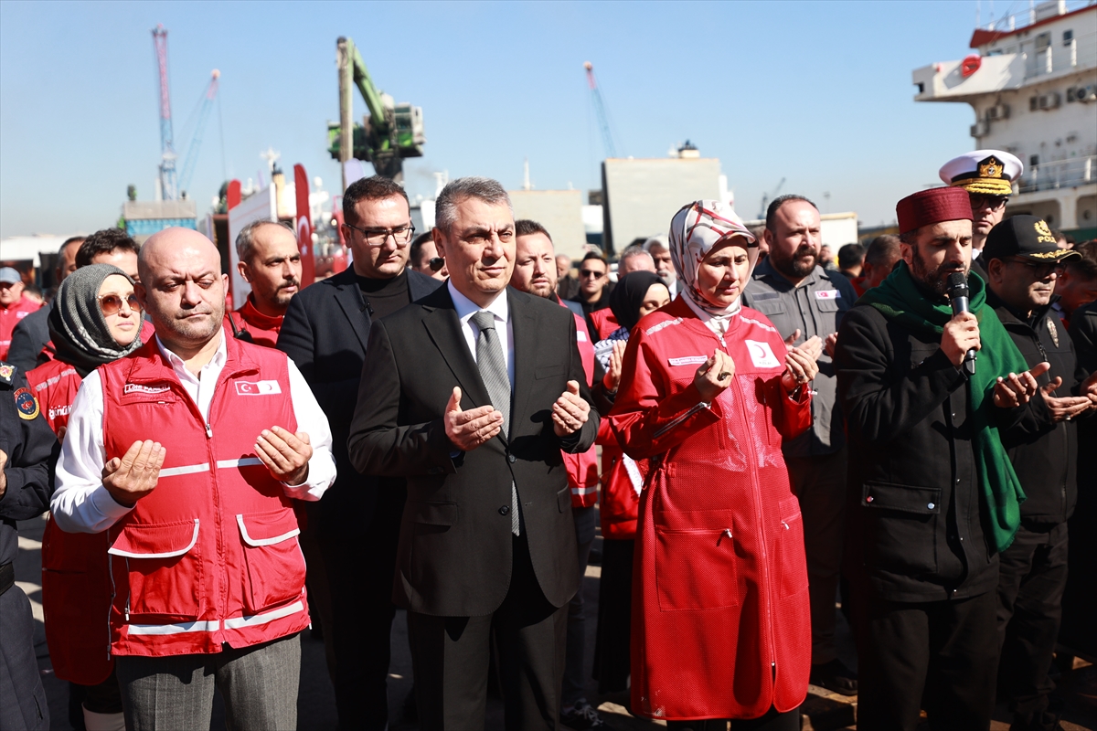- Türk Kızılay Genel Başkanı Fatma Meriç Yılmaz:
- "Dünyanın dört