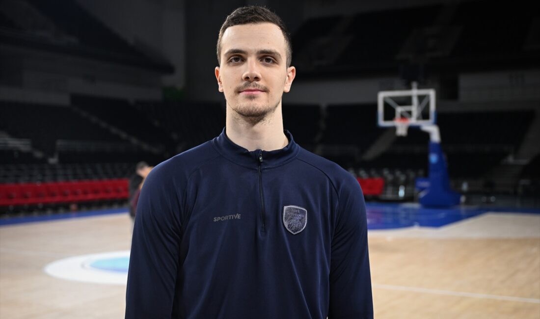 - Mavi-beyazlıların 26 yaşındaki pivotu Marko Simonovic:
- "İlk maça göre