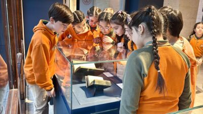 - Türkçenin öncülerinden kabul edilen Aşık Paşa'nın kullandığı dilin daha