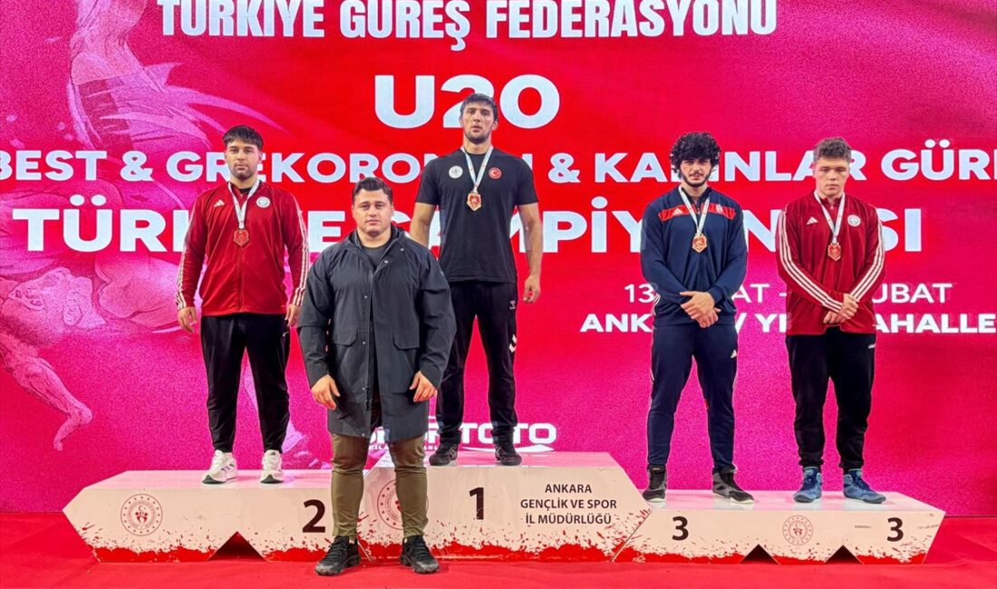 - Grekoromen stil müsabakalarını Gençlik ve Spor Bakan Yardımcısı Hamza