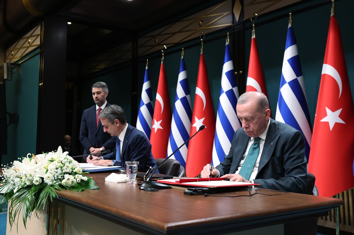 - Cumhurbaşkanı Erdoğan ve Yunanistan Başbakanı Miçotakis, iki ülke arasındaki