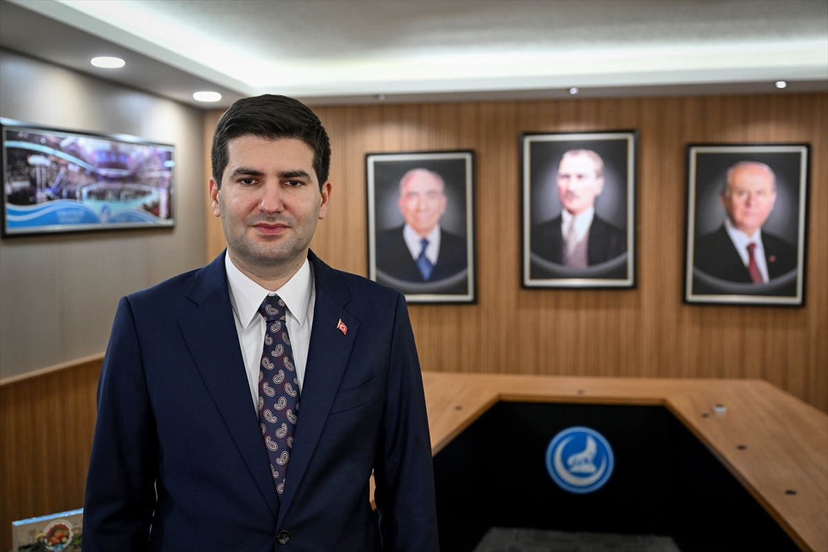 - Türkiye Yeşilay Cemiyetinin katkısıyla aralarında akademisyen, psikolog, eğitimci, gazeteci,