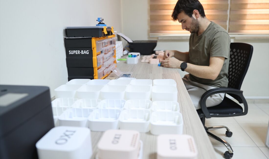 - Dezenfektan cihazı tasarlarken şimşek ve yıldırımın havadaki oksijen moleküllerini