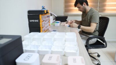 - Dezenfektan cihazı tasarlarken şimşek ve yıldırımın havadaki oksijen moleküllerini