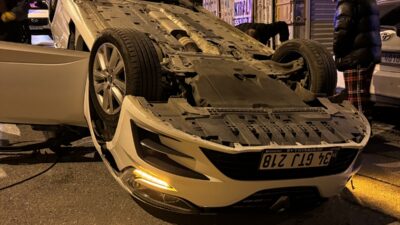 İSTANBUL (AA) – İstanbul'un Üsküdar ilçesinde yokuş aşağı inen otomobilin