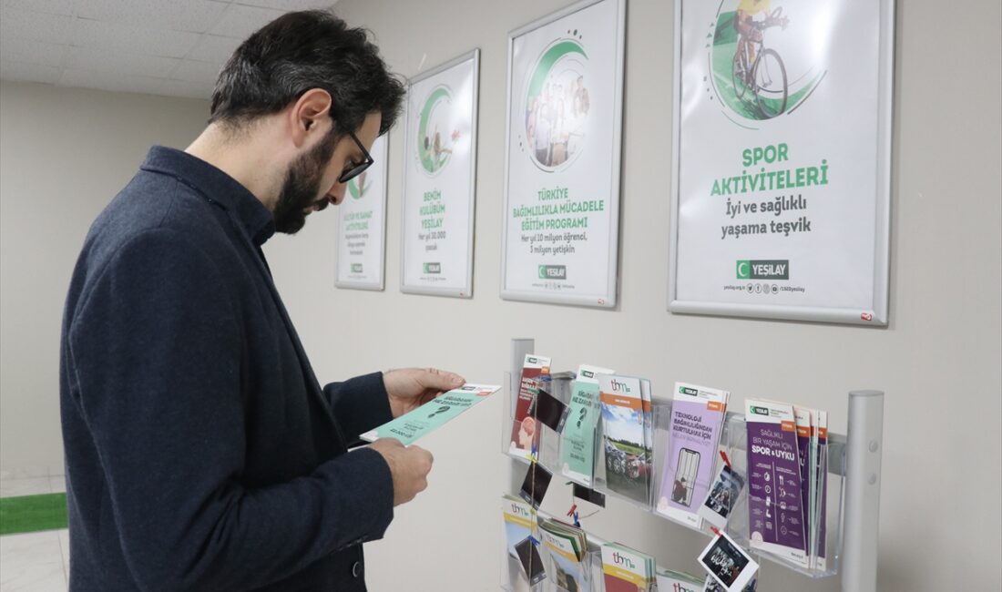 - Yeşilay Bilim Kurulu Üyesi Dr. Abdullah Uçar:
- "(Tütün tüketimi)