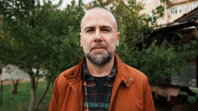 - Güney Afrika kökenli starliçe, uzun vazo ömrü ve gösterişli