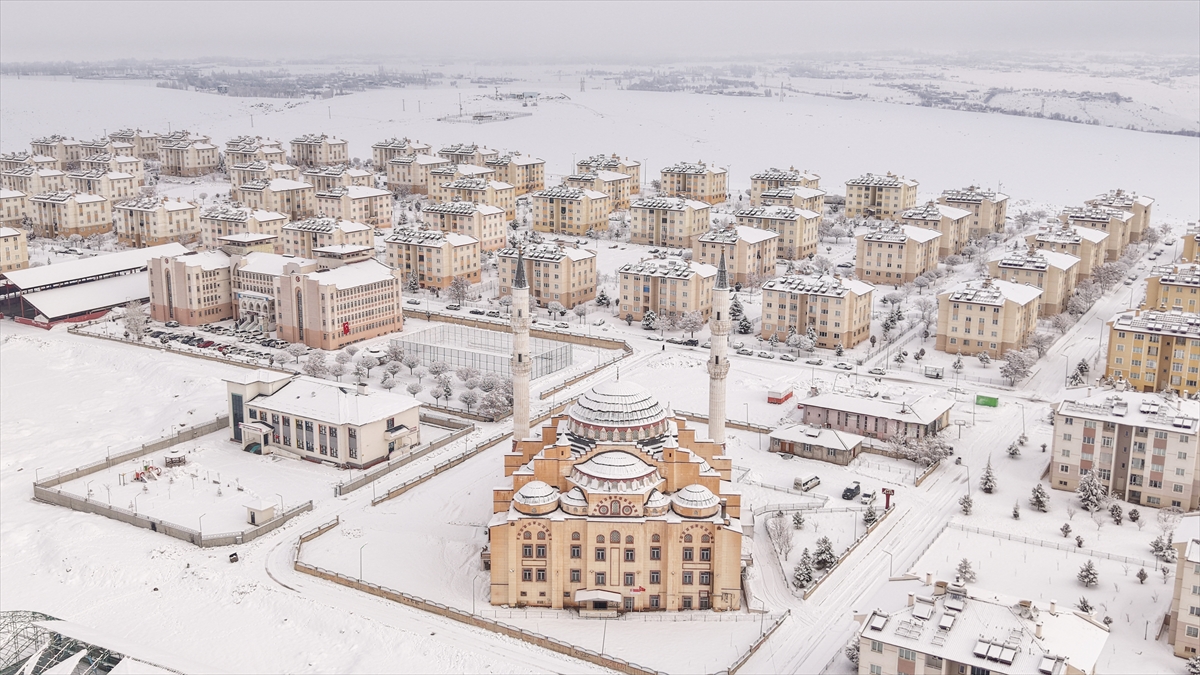 VAN (AA) – Van, Hakkari, Bitlis ve Muş'ta olumsuz hava