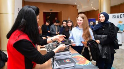 - Savcılar ve emniyet yetkilileri, Van Yüzüncü Yıl Üniversitesinde açtıkları