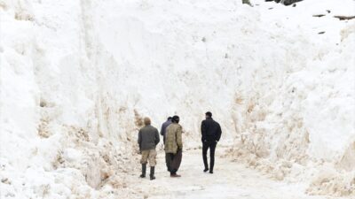 VAN (AA) – Van'ın Çatak ilçesinde çığ nedeniyle 12 gündür