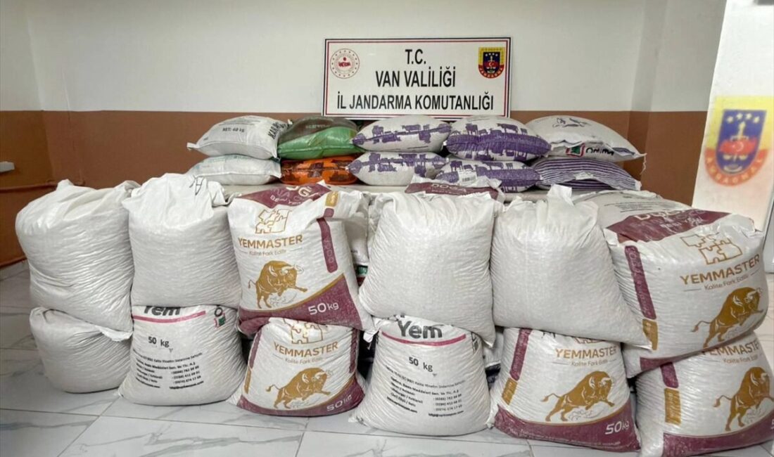VAN (AA) – Van'ın Başkale ilçesinde gümrük kaçağı 1850 kilogram