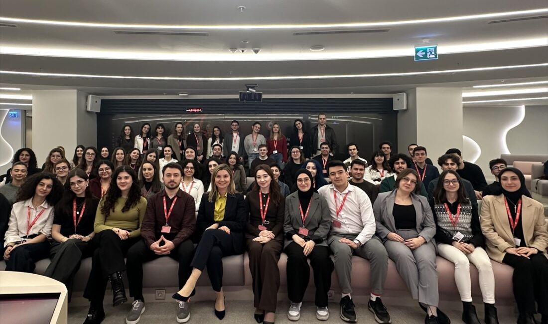 - Vodafone Türkiye İcra Kurulu Başkan Yardımcısı Nazlı Tlabar Güler:
-