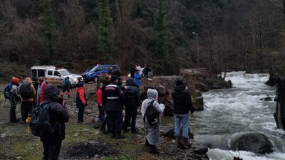 YALOVA (AA) – Yalova'nın Çınarcık ilçesinde deredeki su seviyesinin yükselmesi