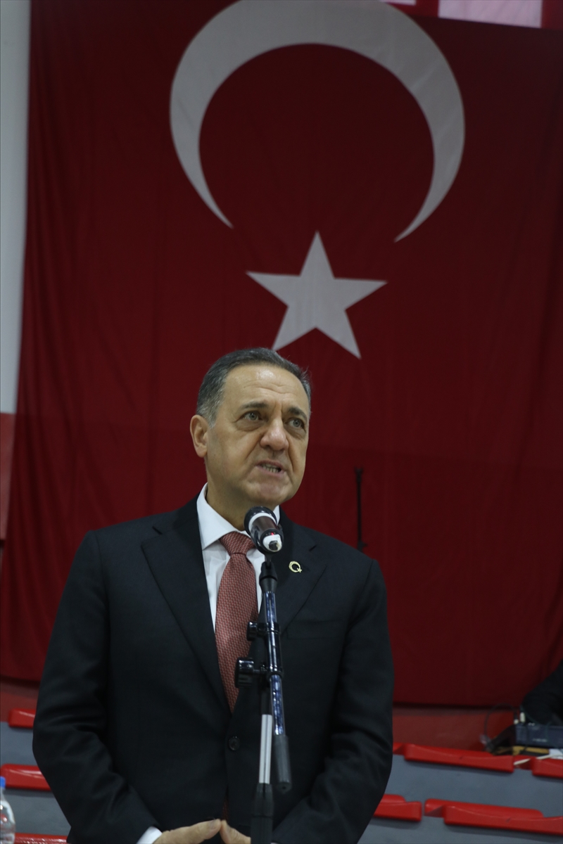 - Milli Eğitim Bakan Yardımcısı Ömer Faruk Yelkenci:
- "Bu sevgi