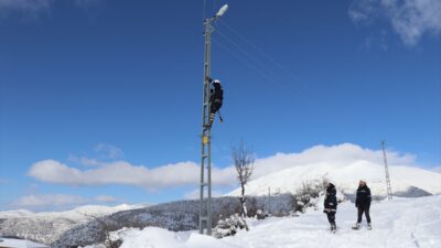 AMASYA (AA) – Yeşilırmak Elektrik Dağıtım AŞ (YEDAŞ) ekipleri, vatandaşların