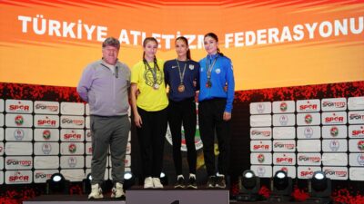 - Şampiyonanın ikinci gününde erkekler üç adım atlamada Necati Er,