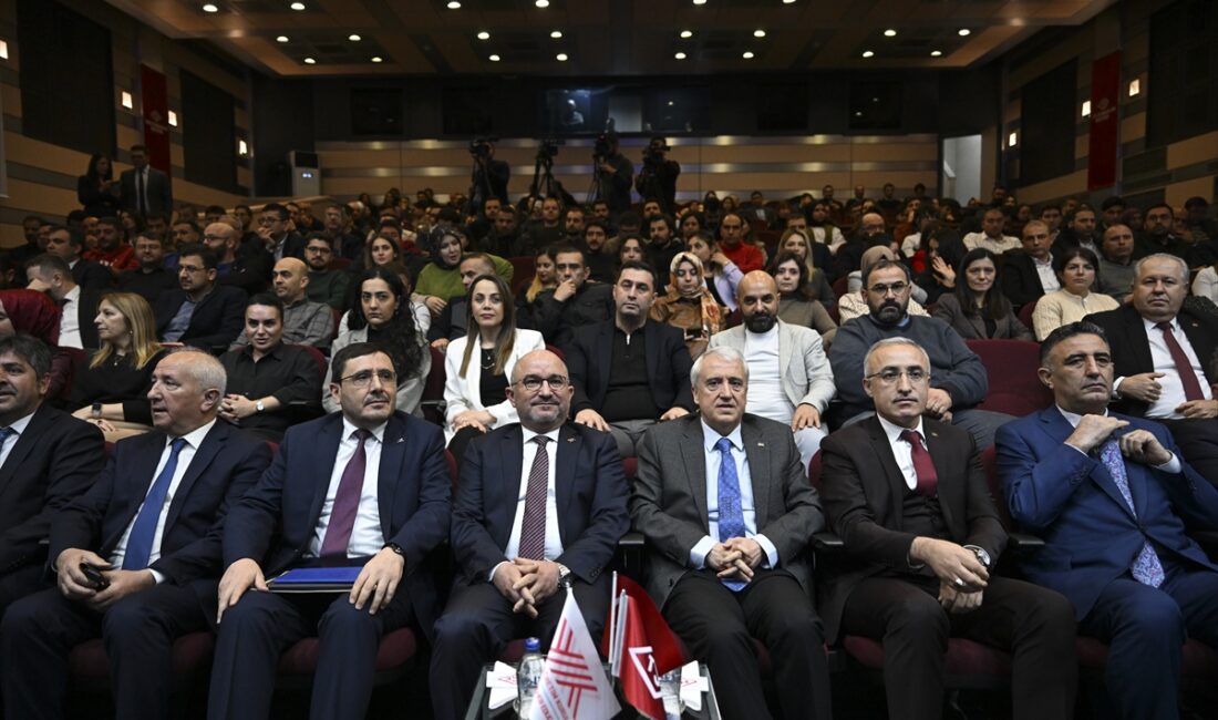 - TSE Başkanı Mahmut Sami Şahin:
- "Bu işbirliği ile yeni