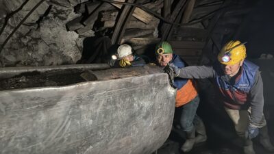 ZONGULDAK (AA) – Zonguldak'ta yer altındaki zorlu mesailerini sürdüren maden