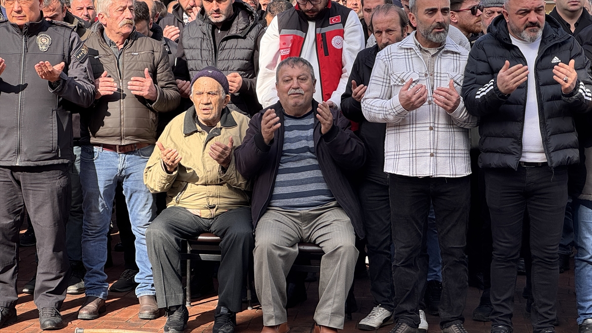 - İki çocuk babası Veysel Oruçoğlu'nun emekliliğine 2 yıl kaldığı,